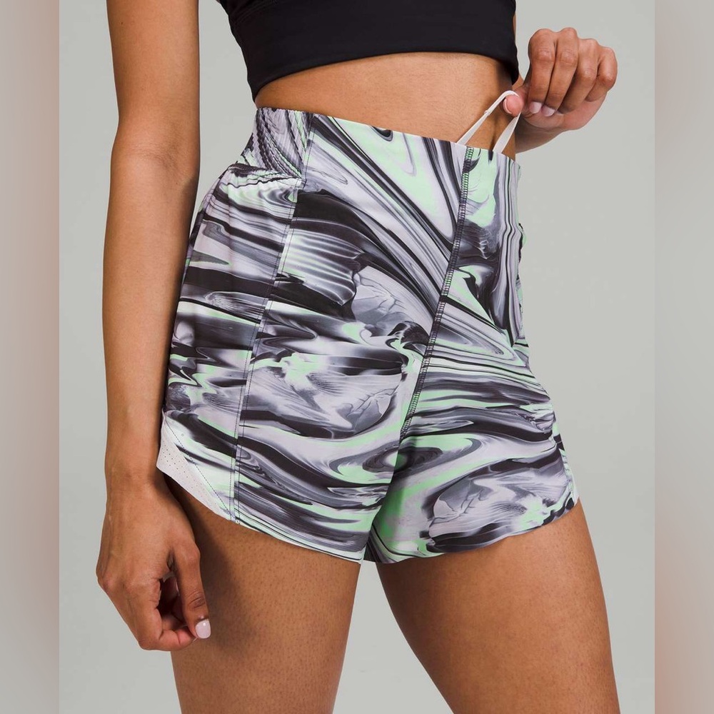 Lululemon Hotty Hot High-Rise Shorts 4" *Special Edition